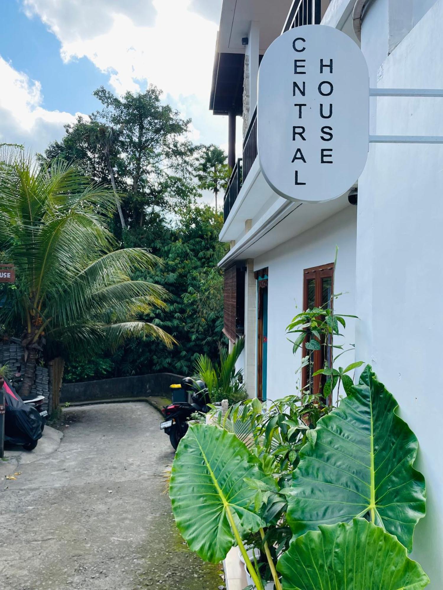 Central House Ubud  Exterior photo